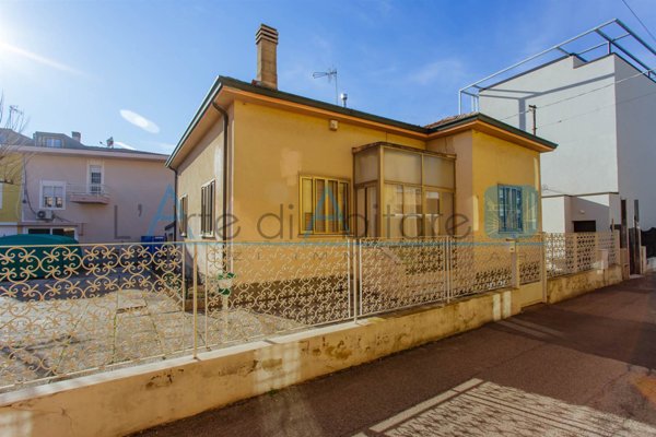 casa indipendente in vendita a Padova in zona Sacra Famiglia