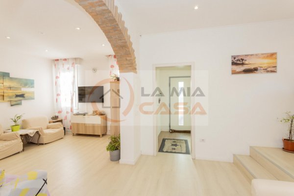casa indipendente in vendita a Padova in zona Arcella