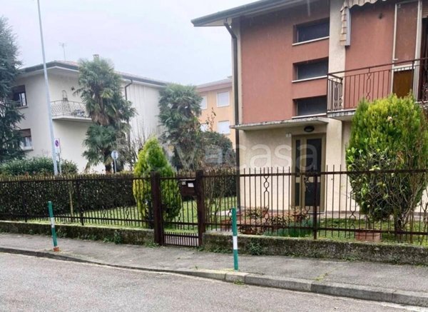 casa indipendente in vendita a Padova in zona San Carlo