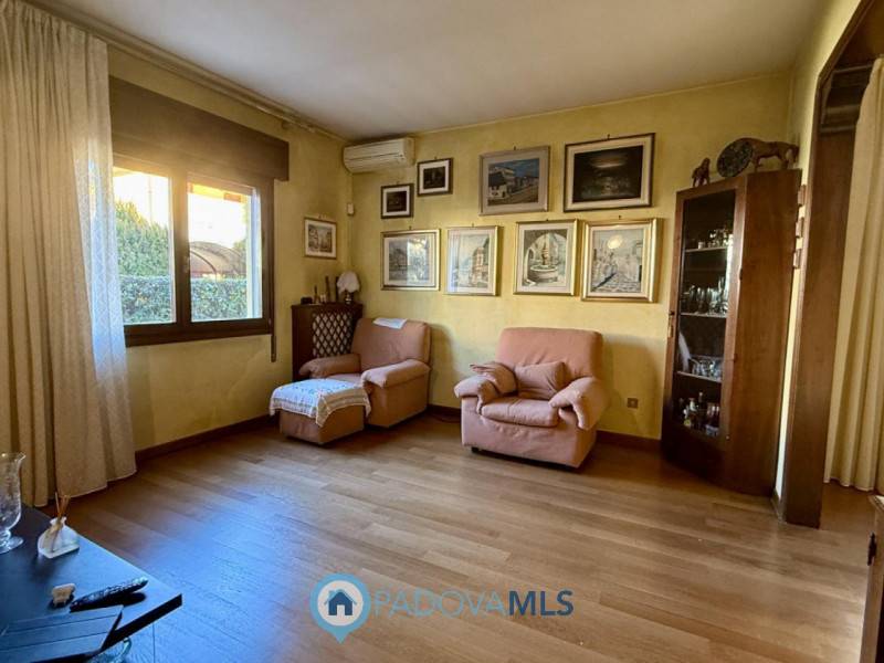 casa indipendente in vendita a Padova in zona Arcella
