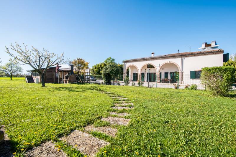 casa indipendente in vendita a Padova in zona Mandria