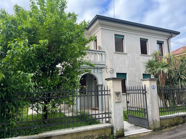 casa indipendente in vendita a Padova in zona Porta Trento