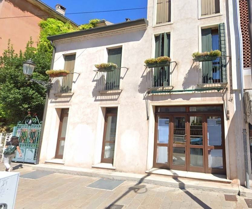 negozio in vendita a Padova in zona Savonarola