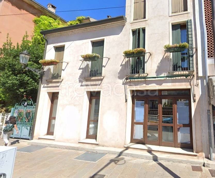 negozio in vendita a Padova in zona Savonarola