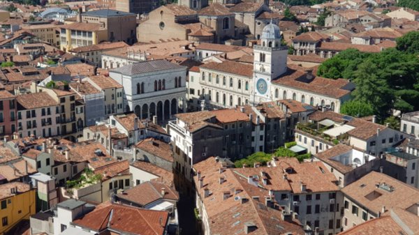 negozio in vendita a Padova in zona Centro Storico