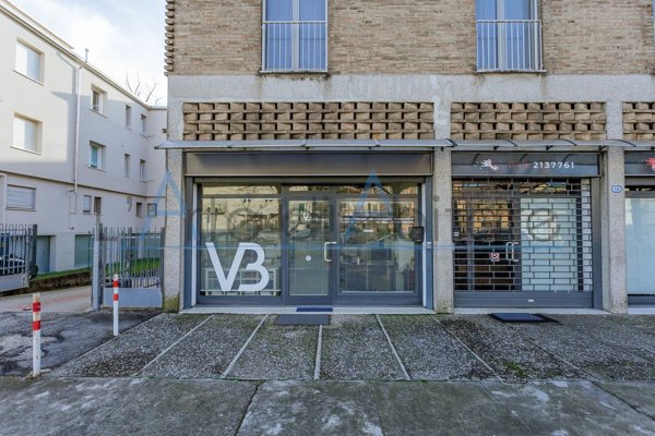 ufficio in vendita a Padova in zona Guizza