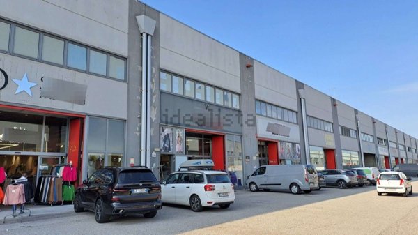 capannone in vendita a Padova in zona Camin / Granze