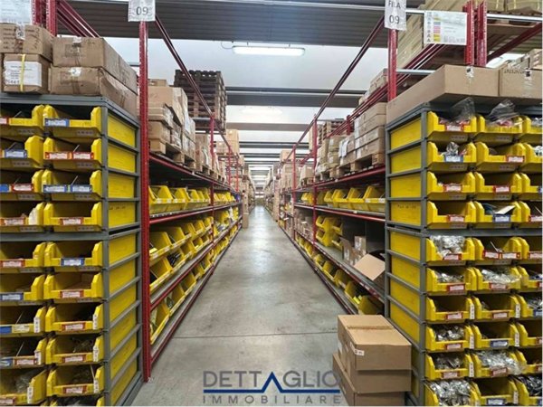 locale commerciale in vendita a Padova in zona Camin / Granze