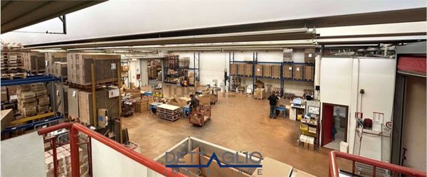 capannone in vendita a Padova in zona Camin / Granze