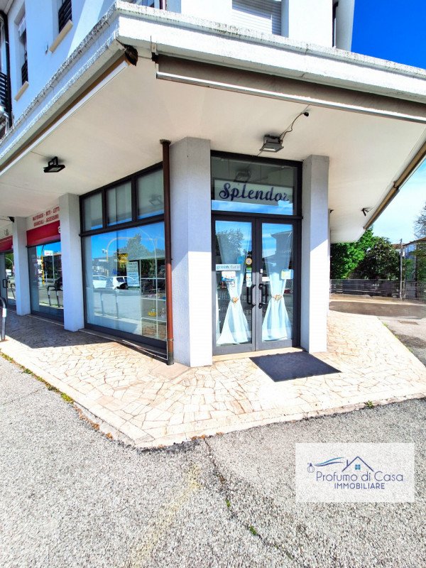 negozio in vendita a Padova in zona Brentelle