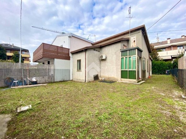 casa indipendente in vendita a Padova in zona Guizza
