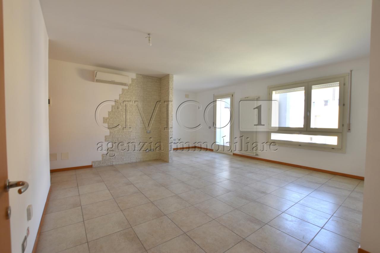 appartamento in vendita a Padova in zona Forcellini / Terranegra