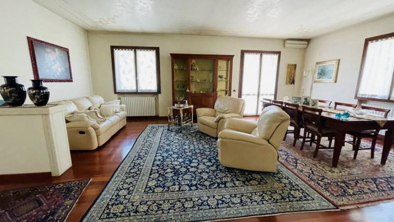 casa indipendente in vendita a Padova in zona Centro Storico