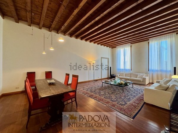 appartamento in vendita a Padova in zona Portello