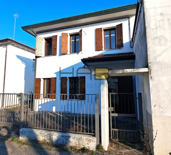 casa indipendente in vendita a Padova in zona Arcella