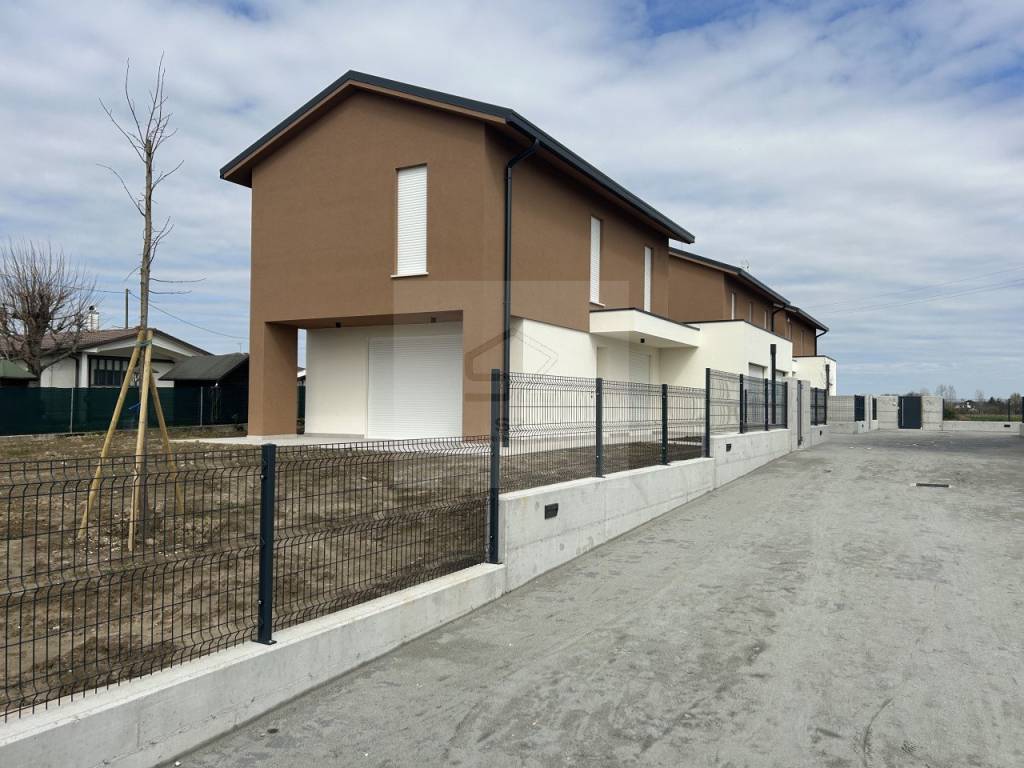 casa indipendente in vendita a Padova in zona Mandria