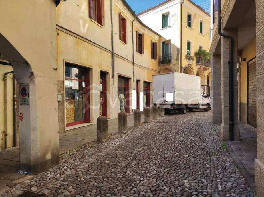 negozio in vendita a Padova in zona Centro Storico