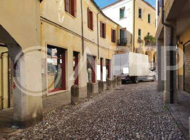 negozio in vendita a Padova in zona Centro Storico