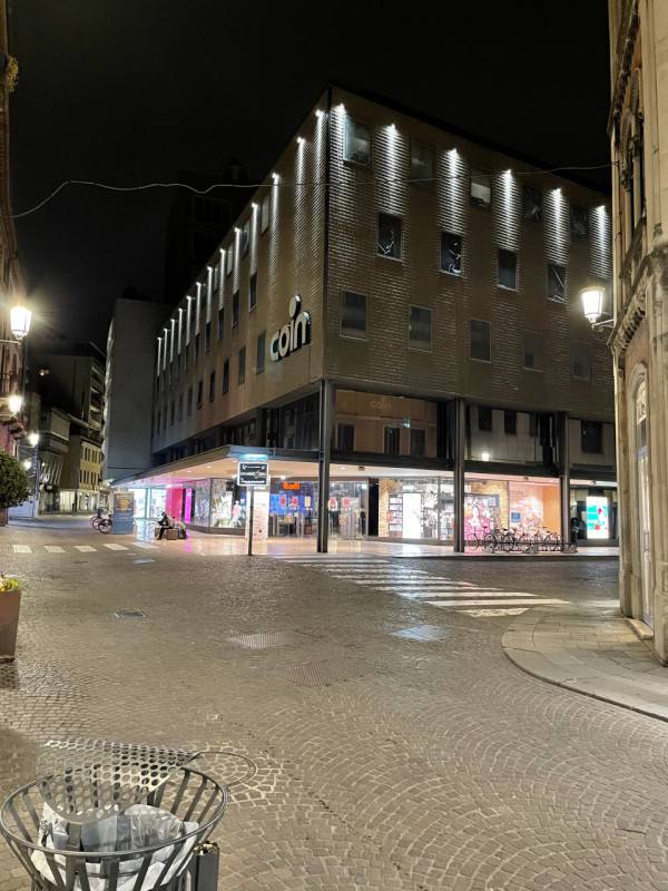 negozio in vendita a Padova in zona Centro Storico