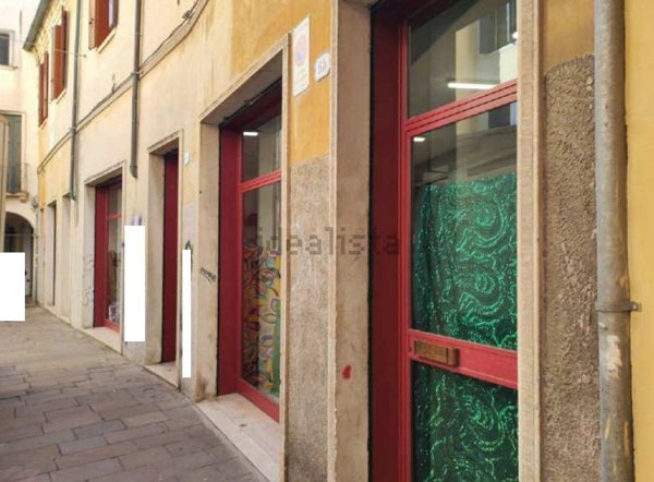 negozio in vendita a Padova in zona Centro Storico