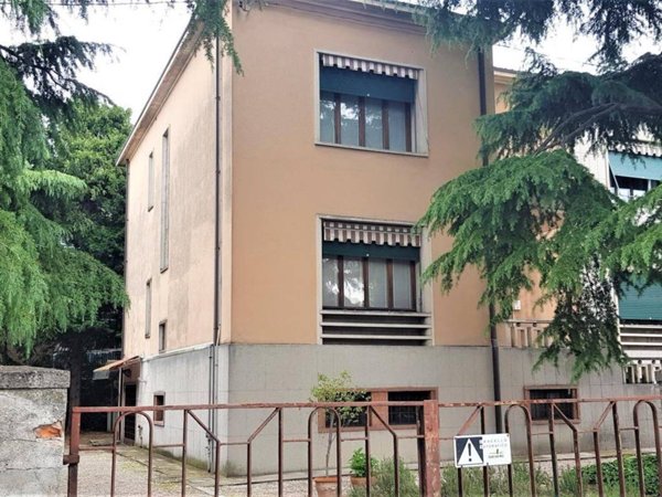casa indipendente in vendita a Padova in zona Arcella