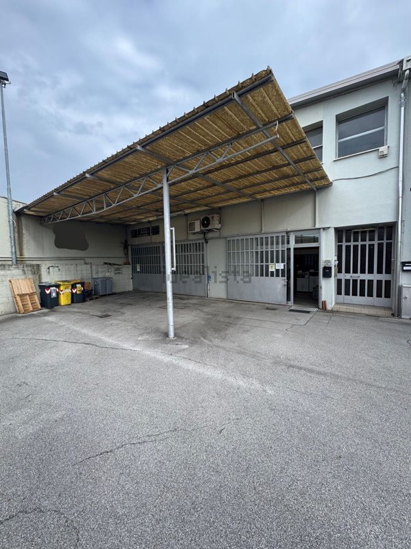 ufficio in vendita a Padova in zona Stanga