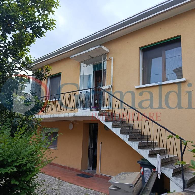 casa indipendente in vendita a Padova in zona Porta Trento