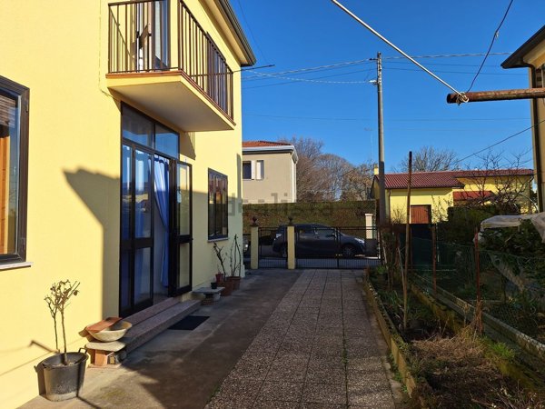 casa indipendente in vendita a Padova in zona Montà