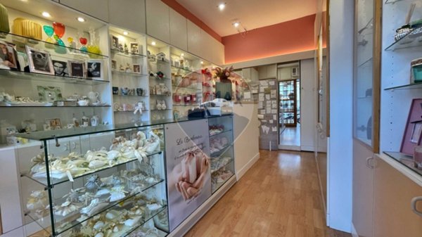 negozio in vendita a Padova in zona Centro Storico