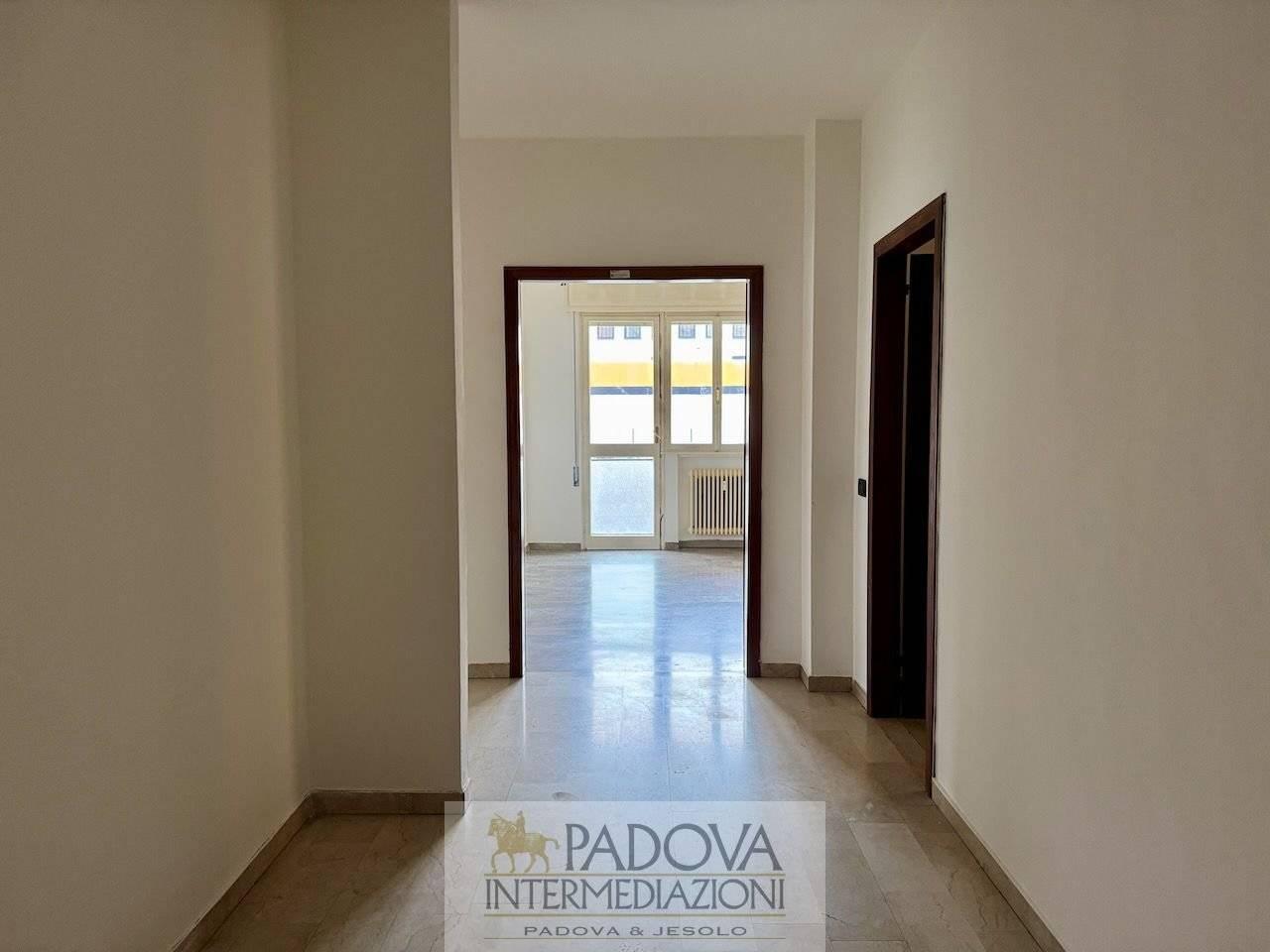 appartamento in vendita a Padova in zona San Lazzaro