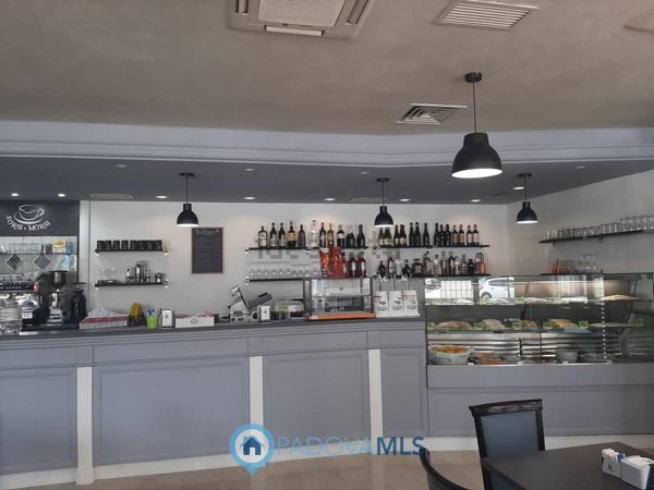 negozio in vendita a Padova in zona San Lazzaro
