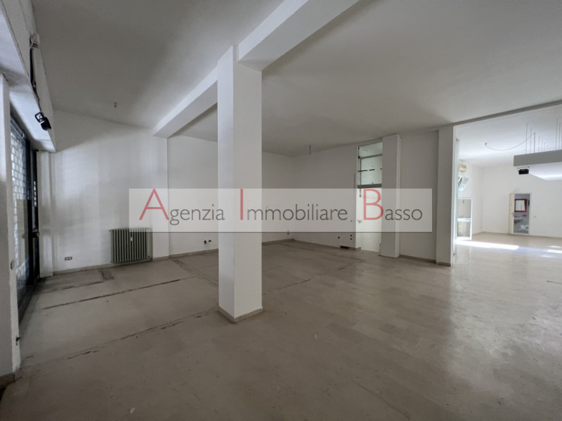 negozio in vendita a Padova in zona Centro Storico