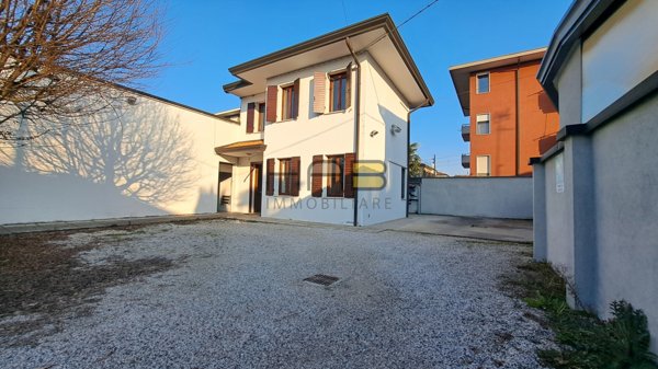casa indipendente in vendita a Padova