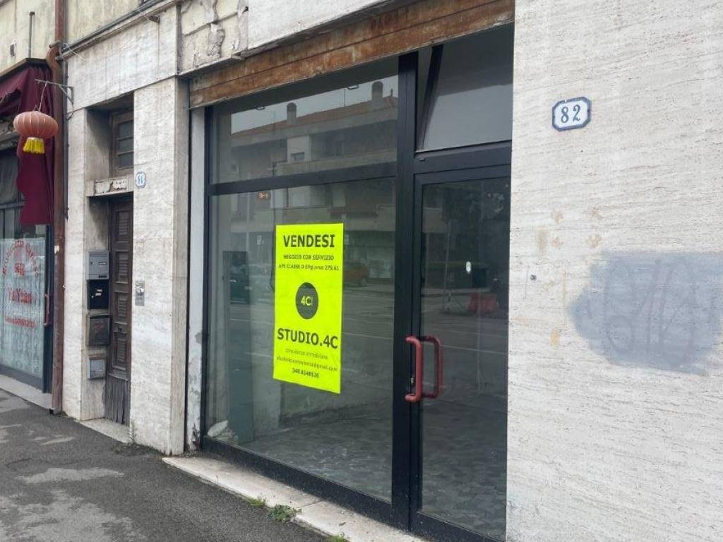 negozio in vendita a Padova in zona Arcella