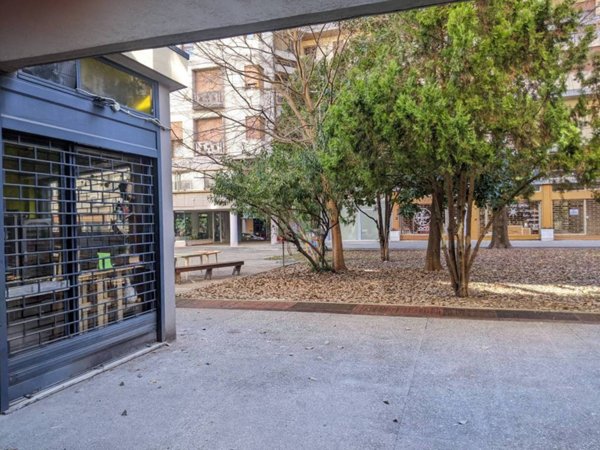 negozio in vendita a Padova in zona Sant'Osvaldo / Santa Rita
