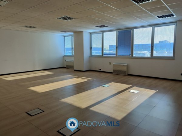 ufficio in vendita a Padova in zona Camin / Granze