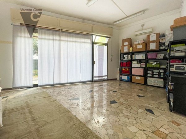 negozio in vendita a Padova in zona Camin / Granze