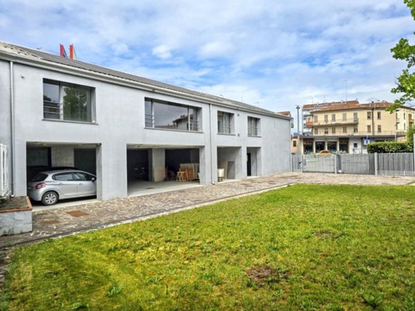 negozio in vendita a Padova in zona Stanga