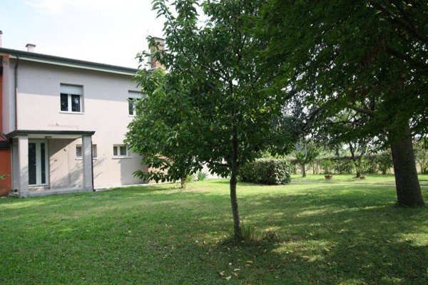 casa indipendente in vendita a Padova in zona Mandria