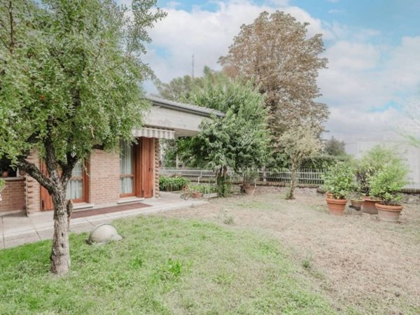 casa indipendente in vendita a Padova in zona Sant'Osvaldo / Santa Rita