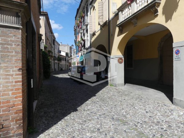 negozio in vendita a Padova in zona Centro Storico