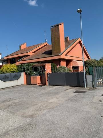 casa indipendente in vendita a Padova