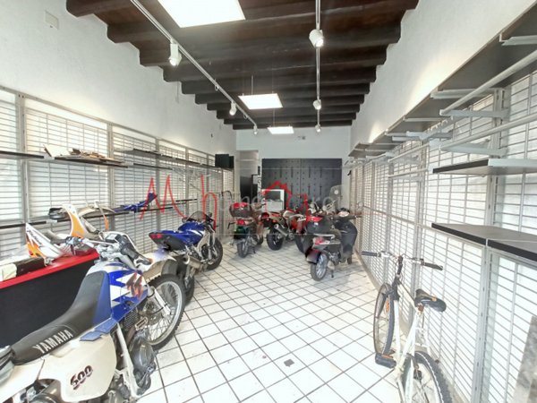 negozio in vendita a Padova in zona Camin / Granze