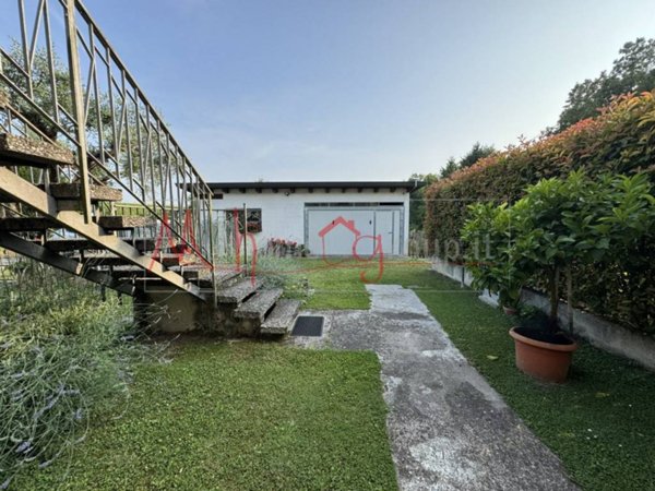 casa indipendente in vendita a Padova in zona Valsugana