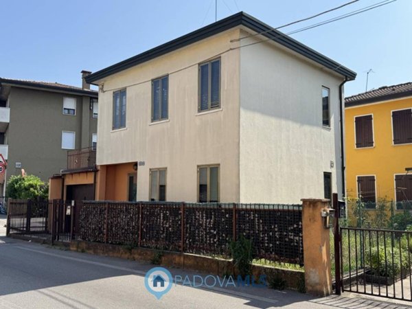 casa indipendente in vendita a Padova in zona Montà