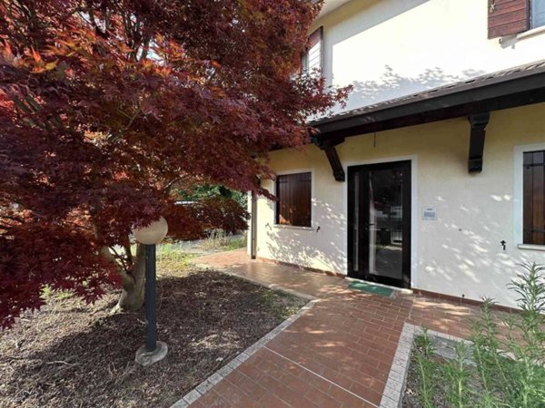 casa indipendente in vendita a Padova in zona Sacra Famiglia