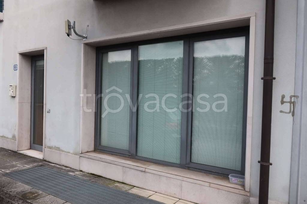 negozio in vendita a Padova in zona Montà