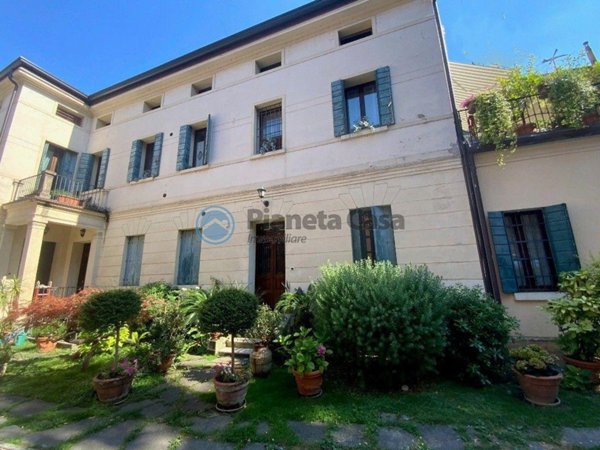 casa indipendente in vendita a Padova in zona Centro Storico