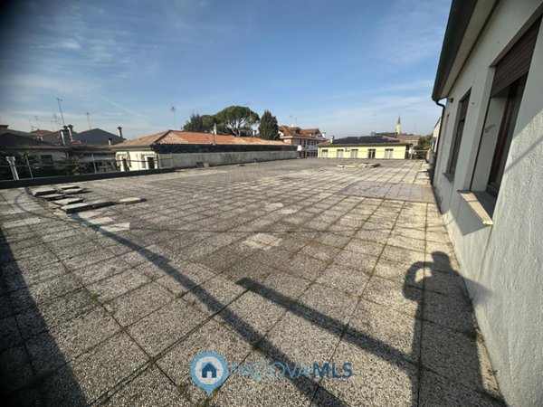 casa indipendente in vendita a Padova in zona Sant'Osvaldo / Santa Rita