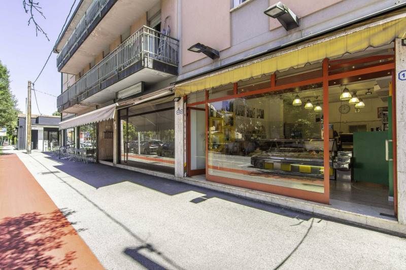 negozio in vendita a Padova in zona Sant'Osvaldo / Santa Rita